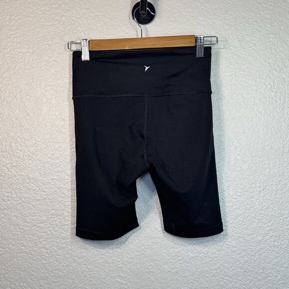 Old Navy Bike Shorts S Set of 2 Women Go Dry 8" Inseam Active Gym Travel - Picture 2 of 12